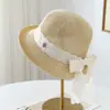 Sombrero de Pescador de Punto Calado con Lazo de Encaje y Ala Curva para Mujer, Verano, Transpirable, Versátil, Protector Solar, Sombrero de Cubo de Moda