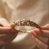 Joyería Vintage Resistente con Nácar Texturizado por el Genial Diseñador Alexis Bittar