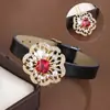 Popular Pulsera de Cuero con Forma de Flor de Amazon con Incrustaciones de Circonita Cuadrada, una Pulsera de Cobre Puro de Alta Gama y Versátil para Mujeres