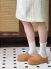 Chinelos Casuais Retro de Bico Fechado Mollykiki para Mulheres 2026 Novo Estilo Primavera Slip-On Preguiçoso Sapatos Versáteis Tendência