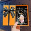 Chaveiro Criativo de Gatinho KT Chefe Flocado Desenho Animado Pingente de Bolsa Fofo Chaveiro de Carro Presente Atacado
