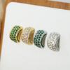 Diseño de industria pesada fundición moda joyería de diamantes completa simple incrustada multicolor diamante hecho a mano acero de titanio chapado en oro pendientes tipo C