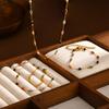Cadena de clavícula dorada con diseño de nicho de estilo europeo y americano, joyería de cadena de clavícula, collar de piedra natural para mujer que no se desvanece
