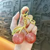Llavero Creativo de Cereza con Purpurina Colgante de Bolso de Moda Tendencia Llavero de Coche Máquina de Garra Regalo Pequeño Venta al por Mayor