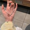 Collar de perlas con costura de amor, accesorios de hip-hop de verano, diseño con sentido de alta calidad, cadena de clavícula de lujo y nicho para mujer.