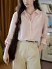 Camisa rosa Moririose de linho Tencel para mulheres, estilo outono, com gola de lapela, frente abotoada e design de ombros caídos, oferecendo um visual versátil e elegante para o trabalho ou uso casual.
