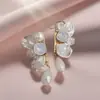 @Pendientes de Perla con Diseño de Pétalos Vintage Estilo Francés, con un Diseño Único y Audaz, Presentando Flores y un Toque de Lujo
