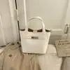 Nova Bolsa Casual Versátil Simples para Mulheres 2026, Bolsa de Mão de Nicho Estilo Coreano, Textura de Alta Qualidade, Bolsa de Ombro e Transversal Super Popular