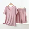 Conjunto Casual de Duas Peças para Mulheres Plus Size: Camiseta de Manga Curta com Decote V e Shorts, Conjunto Casual de Verão em Modal