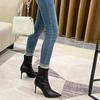 Novas botas curtas Femininas Primavera e Outono camada única salto alto branco bico fino salto fino cano cor sólida stiletto cano baixo estilo coreano Botas Martin
