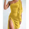 Vestido de Verano 2026 Nuevo de Longitud Media Hombros Descubiertos con Manga de Malla, Abertura, Dobladillo Irregular y Cordón para Mujer