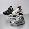 Zapatillas infantiles 2026 nuevas suela blanda velcro malla transpirable color retro bloques de color ligeras versátiles casual
