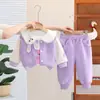 Conjunto de Roupa de Primavera para Meninas Estiloso para Bebê de Um Ano Moda para Crianças Pequenas Primavera e Outono Orelha de Coelho Conjunto de Três Peças Tendência