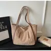 Bolsa de Ombro Casual Estilo Coreano para Mulheres, Grande Capacidade, Novo Modelo Primavera 2026, Bolsa Tote de Veludo Cotelê Cor Sólida, Bolsa para o Trabalho, Transfronteiriço