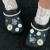 Acessórios para sapatos Croc Charms e fivelas para sapatos DIY atacado florzinha margarida fresca de primavera flor rosa galvanizada decoração de superfície do sapato