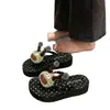 Pantuflas silenciosas y versátiles para mujeres menudas, modelo nuevo para estudiantes, dormitorio, uso doméstico, antideslizantes, resistentes al desgaste, chanclas de ojo de gato