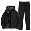 Venta al por mayor transfronteriza conjunto de chaqueta softshell nuevo para otoño e invierno 2026 para hombres y mujeres, forro polar, engrosado, cálido, abrigo con capucha
