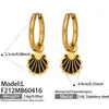 Colgante de concha de acero inoxidable estilo europeo y americano, pendientes de acero inoxidable chapados en oro de 18k, cierres de oreja modernos y de alta gama del fabricante de origen