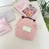 65223 Bolsa de Armazenamento Acolchoada com Cordão Temática de Amor com Fechamento de Cordão em Cor Contrastante, Bolsa Organizadora de Cosméticos e Batom Suave e Portátil