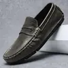 Zapatos de hombre de cuero genuino transmisión en vivo nuevo estilo 2026 zapatos de vestir británicos suela suave transpirable zapatos casuales slip-on zapatos para conducir mocasines