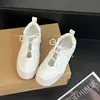 Sapatos casuais com design color block, sapatos Mary Jane estilo bailarina para mulheres, novo modelo versátil de cadarço 2026, sapatos de sola única com aumento de 4 cm para o verão