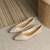 Sapatos baixos de trabalho macios estilo francês para mulheres, nova moda outono 2026, versáteis, bico fino, sem cadarço, sapato de uso único raso para o trabalho