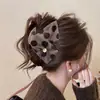 Mousse de Café com Leite~Presilha Triangular Feminina de Tubarão de Pelúcia com Bolinhas 2025 Nova Presilha de Cabelo de Placa Grande Acessórios de Cabelo Outono e Inverno