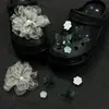 Accesorios para Zapatos Croc Negro y Plateado Camelia Brillante DIY Flor de Zapato de Pedrería de Alta Gama Hebilla de Zapato Joyería de Perlas Accesorios