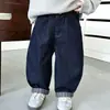 2412 Conjunto Primavera e Outono para Meninos 2026 Novo Estilo Estilo Coreano Conjunto de Duas Peças Malha Gola V Jeans Tendência 9