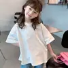 Camiseta de Algodão Puro Manga Curta para Meninas Verão 2026 Novo Estilo Infantil Manga Meia-Manga Base Top Estiloso Estampado de Desenho Animado