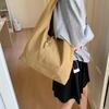 Bolso coreano de nicho con lazo para mujer 2025 Nuevo casual con correa, tote de gran capacidad para el hombro, versátil bolso de axila