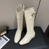 Botas de Tacón Alto de Punta Cuadrada Suela Plana Aumentadoras de Altura Nuevo Estilo Otoño 2026 Botas con Cremallera de Suela Blanda No por Encima de la Rodilla Botas Largas de Cuero Brillante