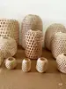 Cestas de lanternas de bambu feitas à mão podem ser usadas como lustres, abajures ou itens decorativos para fotografia de trajes tradicionais, celebrações de primeiro aniversário e banquetes de casamento.