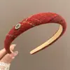 Diadema de Peluche a Cuadros Rojo Otoño e Invierno Atmosférico para Mujer 2025 Nuevo Estilo Elegante y de Alta Gama Diadema para Lavado de Cara