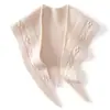 Nueva colección de otoño e invierno: una bufanda triangular de punto de cachemira, de color liso y elegante, para mujer, que ofrece comodidad, versatilidad, calidez y protección contra el frío