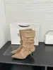 Botas de Caña Media con Tacón de Aguja y Punta Fina para Otoño/Invierno 2026 Estilo Europeo y Americano con Hebilla de Cinturón y Mangas Fruncidas