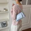 Bolsa Tendência Estilo Coreano com Rebites Bolsa de Ombro Único/Axila Hot Girl Retrô Design Diário Estiloso Bolsa Quadrada Pequena Estilo Motociclista