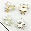 Versión coreana de flor de perla de diamantes de imitación corazón Margarita Niños DIY accesorios para el cabello hechos a mano disco de aleación hebilla de diamante accesorios de joyería venta al por mayor