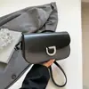 Bolsa Feminina Fashion de Luxo Leve Nova Verão 2025 Versátil Cor Contrastante Pequena Quadrada Estilosa Alto Valor de Beleza Bolsa de Ombro Transversal