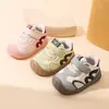 Zapatillas deportivas para niños 2026 primavera y otoño nuevo modelo zapatos para bebé zapatos para caminar infantil zapatillas para caminar para niños y niñas Zapatos de entrenamiento alemanes