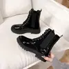 Botines de altura media para mujer con tacones gruesos y puntera redonda, botines Chelsea, nuevos zapatos de mujer de cuero charol estilo coreano otoño 2026, cómodos botines Martin