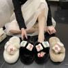 Pantuflas de Felpa Mahjong de Talla Grande para Mujer, Adecuadas para Usar al Aire Libre en Otoño e Invierno, Nuevas 2026 Moda de Suela Plana con Tiras Cruzadas, Estilo Ins para Mujer