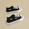 Tênis de Lona Feminino 2026 Verão Novo Fino Respirável Antiderrapante Versátil Casual Tênis de Skate Solado Grosso Aumentador de Altura Sapatos Femininos