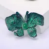 Nova Moda Europeia e Americana Broche Borboleta de Luxo Leve de Alta Qualidade para Mulheres Broche de Inseto Versátil Exquisito Alfinete de Lapela Acessório para Casaco