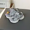 Tamanhos 27-37, sapatos infantis vazados 2026, tênis esportivos infantis de malha, tênis estilo "dad shoes" para crianças maiores, tênis com estrutura 6082