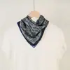 Lenço Quadrado Pequeno com Textura de Algodão e Linho de Imitação Artística Faixa de Cabeça Paisley Retrô Francesa Máscara de Proteção Solar para Ciclismo Lenço Decorativo para Pulso
