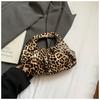 2026 Nova Moda Estampa de Leopardo Bolsa de Mão Simples Design de Nicho Bolsa de Festa Plissada Bolsa de Mão Estilosa para Saída