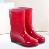 Botas de lluvia Mujer Media pantorrilla Cuatro estaciones botas de lluvia de trabajo algodón cálido cocina base gruesa resistente al desgaste botas de agua antideslizantes zapatos de agua mujer