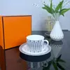 Juego de taza y platillo de café retro de corte europeo transfronterizo para amantes del té de la tarde, taza y platillo para novias, salón de té, cafetería