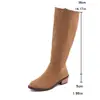 Botas longas de camurça tamanho grande transfronteiriças salto médio 2026 outono novo vintage comércio exterior zíper lateral botas de montaria femininas tamanho 43